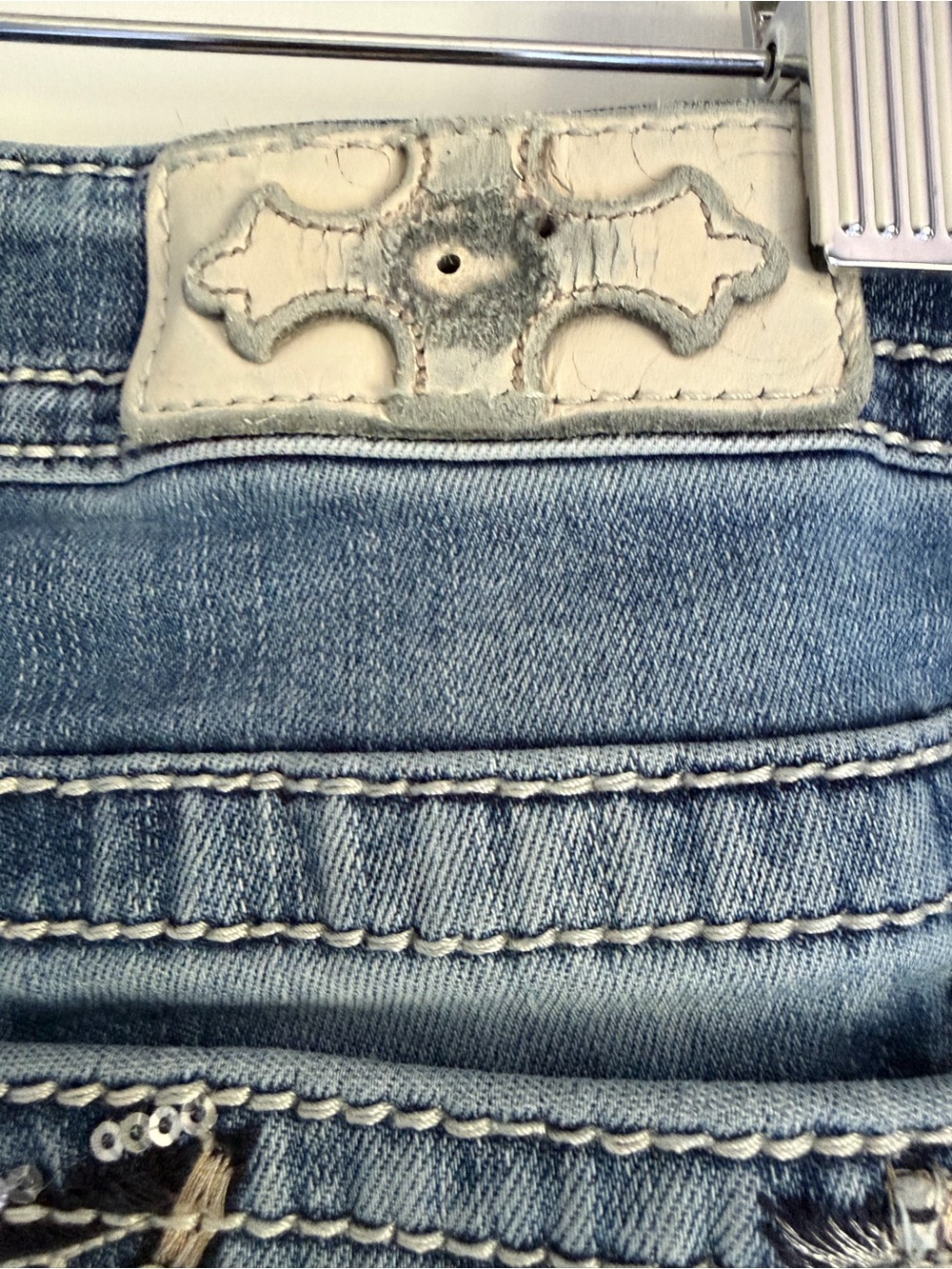Miss Me Mid Rise Light Blue Straight Leg Jeans Sz 27 Embellishments on Pockets - Picture 7 of 12